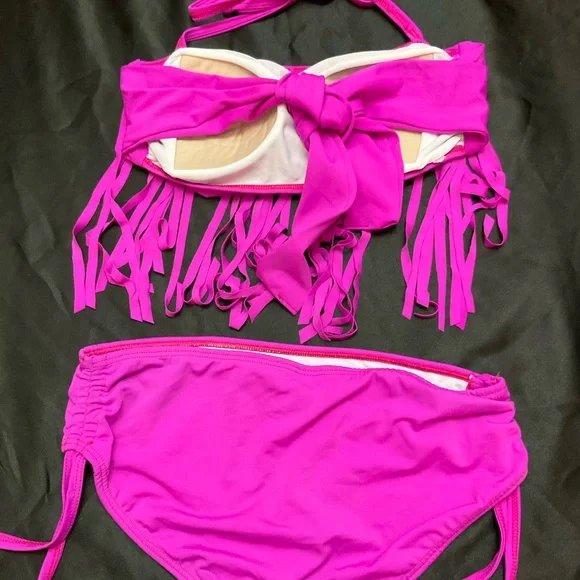 Bikini - Picture 2 of 3